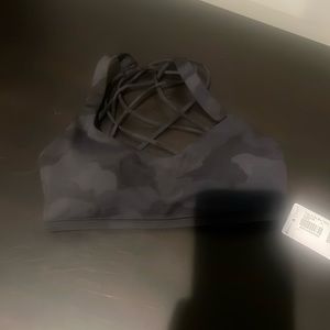 NWT 🍋 Lululemon Black & Grey Camo Free to be Wild Bra Size 4